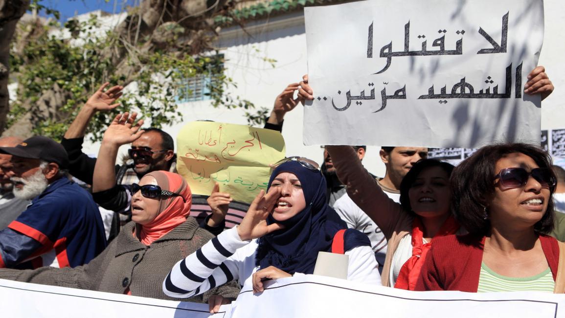 عائلات شهداء وجرحى الثورة تُطالبُ سعيّد بتفعيل المرسوم 97 عائلات شهداء وجرحى الثورة تُطالبُ سعيّد بتفعيل المرسوم 97