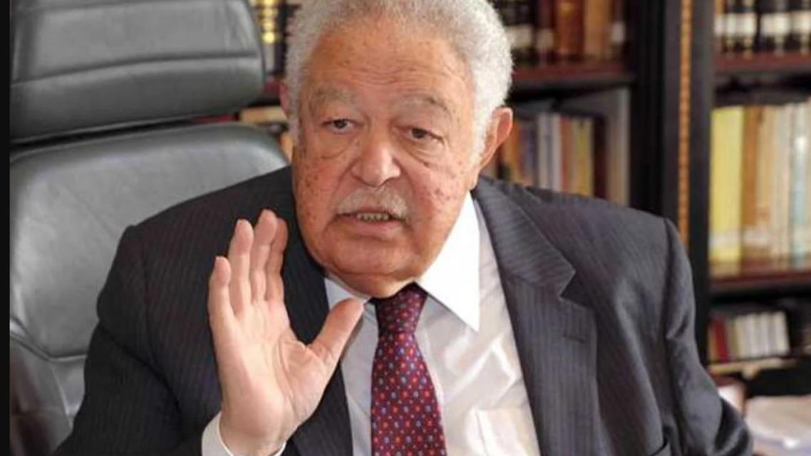 وفاة نقيب المحامين المصريين في المحكمة وفاة نقيب المحامين المصريين في المحكمة