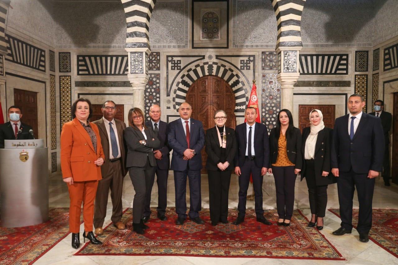 رئيسة الحكومة تشرف على موكب أداء اليمين لأعضاء الهيئة الوطنية للوقاية من التعذيب في إطار التجديد النصفي لتركيبتها رئيسة الحكومة تشرف على موكب أداء اليمين لأعضاء الهيئة الوطنية للوقاية من التعذيب في إطار التجديد النصفي لتركيبتها
