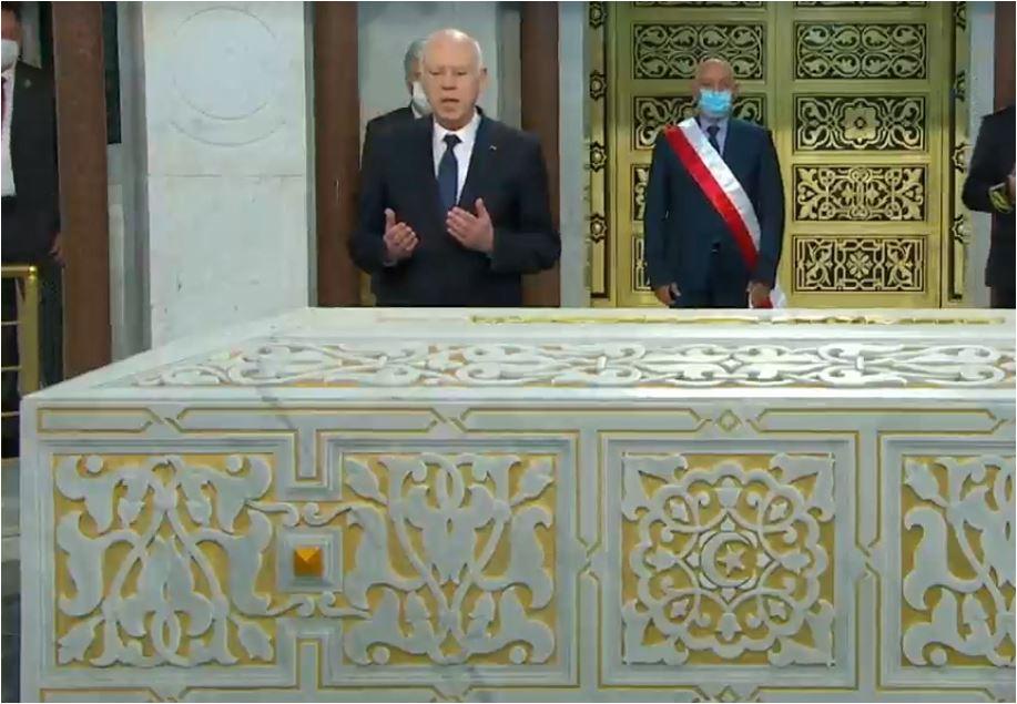 بمناسبة الذكرى 22 لرحيله: قيس سعيّد يزور ضريح بورقيبة بمناسبة الذكرى 22 لرحيله: قيس سعيّد يزور ضريح بورقيبة