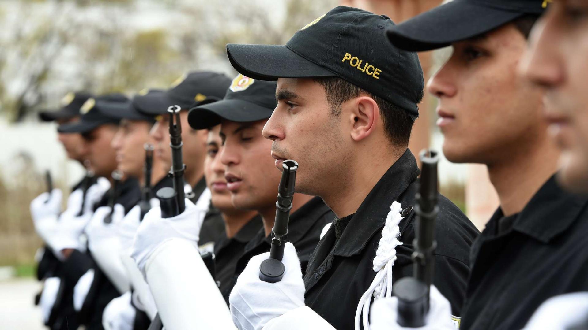 وزير الداخلية التونسي يدعو إلى مزيد من الاستنفار للتصدي للمتربصين بالوطن وزير الداخلية التونسي يدعو إلى مزيد من الاستنفار للتصدي للمتربصين بالوطن