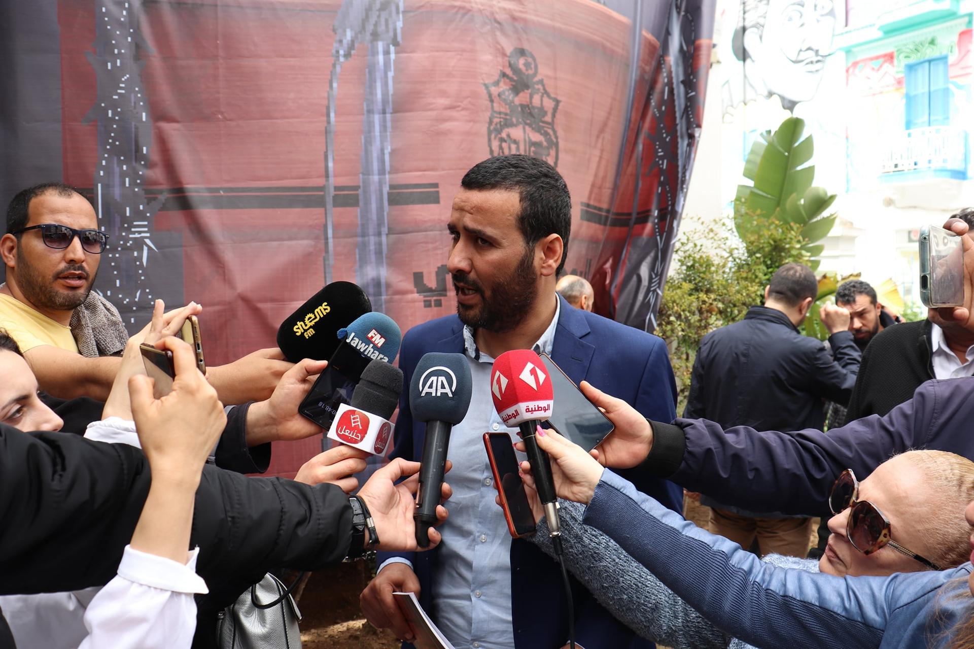 نقيب الصحفيين: مخاطر جدية تهدد حرية الاعلام تقودها شبكات مشبوهة مرتبطة بالسلطة السياسية الحاكمة نقيب الصحفيين: مخاطر جدية تهدد حرية الاعلام تقودها شبكات مشبوهة مرتبطة بالسلطة السياسية الحاكمة