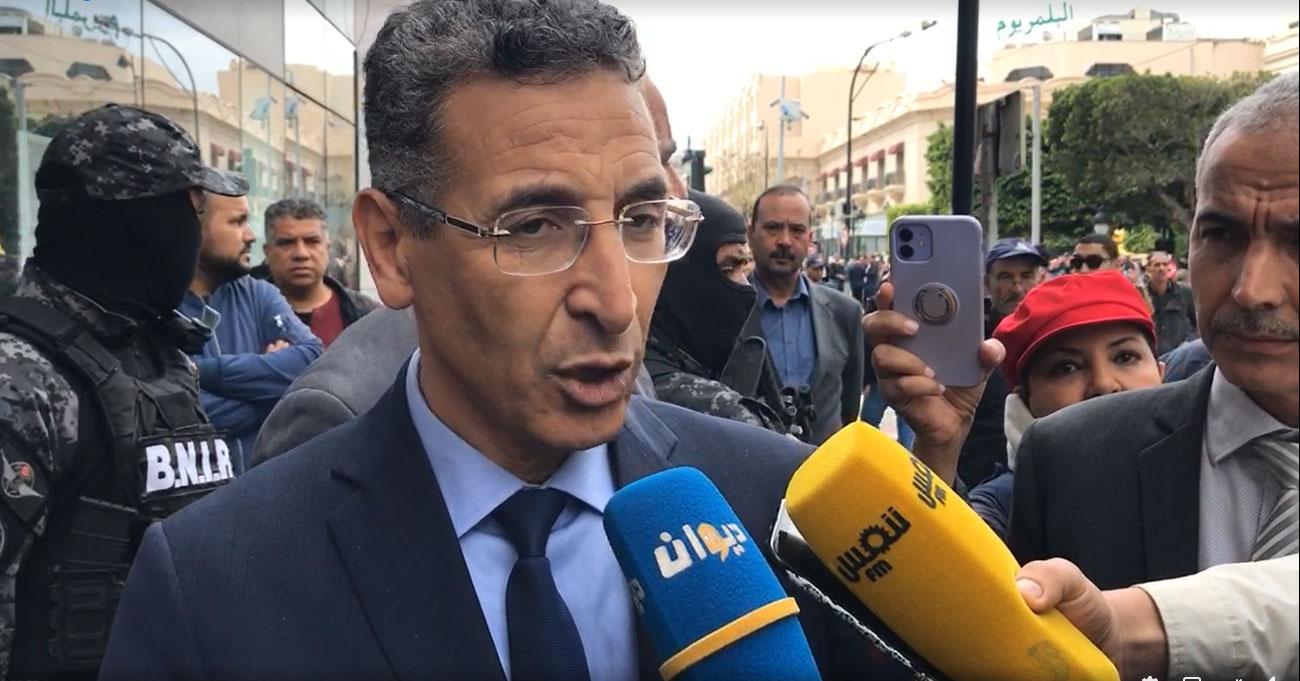 وزير الداخلية للتونسيين: تونس أمانة ثقيلة بعد عشرية الخراب ولا بد من الالتفاف حول سيادة الرئيس الصادق والوطني وزير الداخلية للتونسيين: تونس أمانة ثقيلة بعد عشرية الخراب ولا بد من الالتفاف حول سيادة الرئيس الصادق والوطني