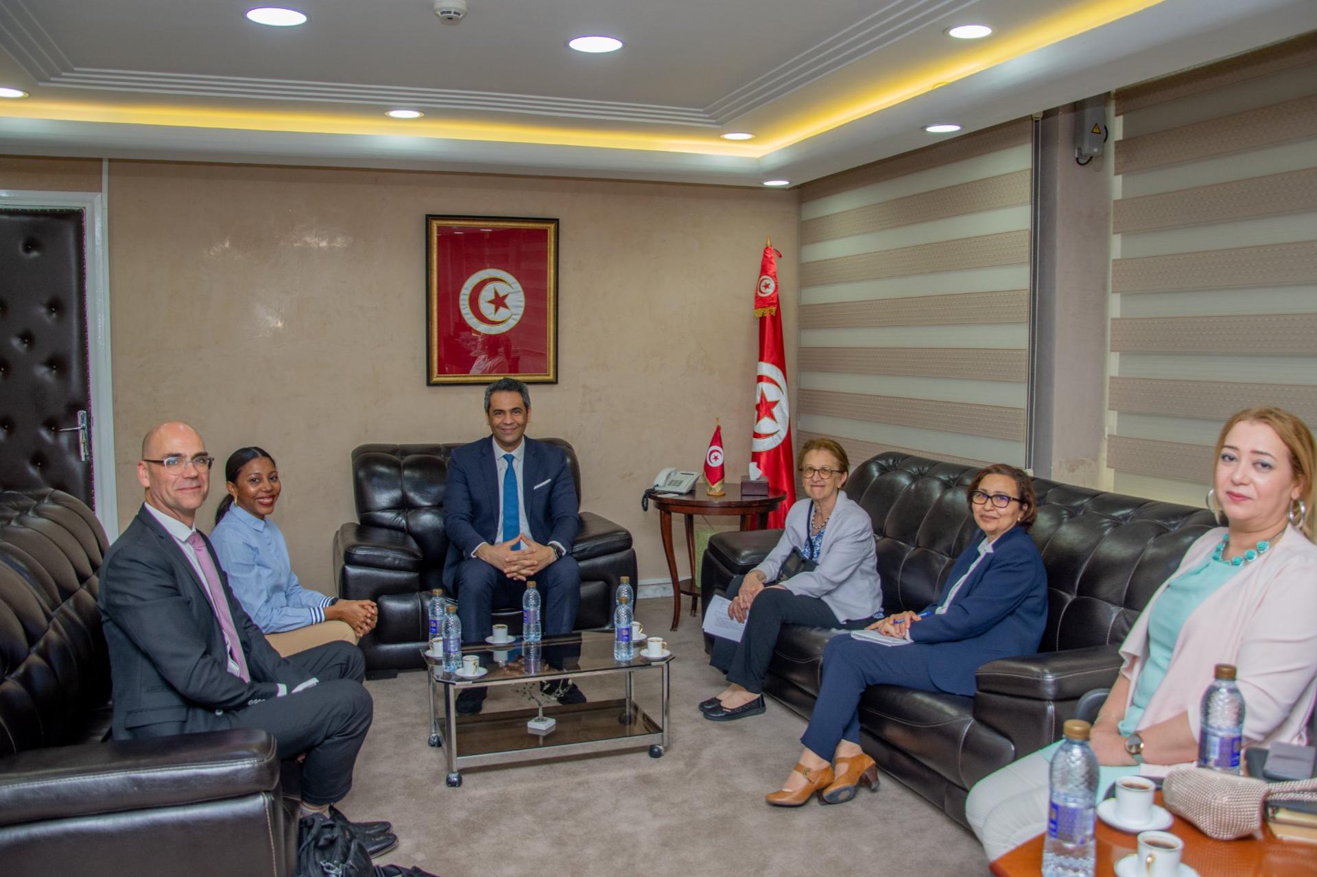 لقاء بين وزير التشغيل ووفد عن وكالة المبادرة الجديدة للتنمية بافريقيا يبحث سبل الإسراع في تنفيذ مشاريع برنامج مبادرة الكفاءات لافريقيا لقاء بين وزير التشغيل ووفد عن وكالة المبادرة الجديدة للتنمية بافريقيا يبحث سبل الإسراع في تنفيذ مشاريع برنامج مبادرة الكفاءات لافريقيا