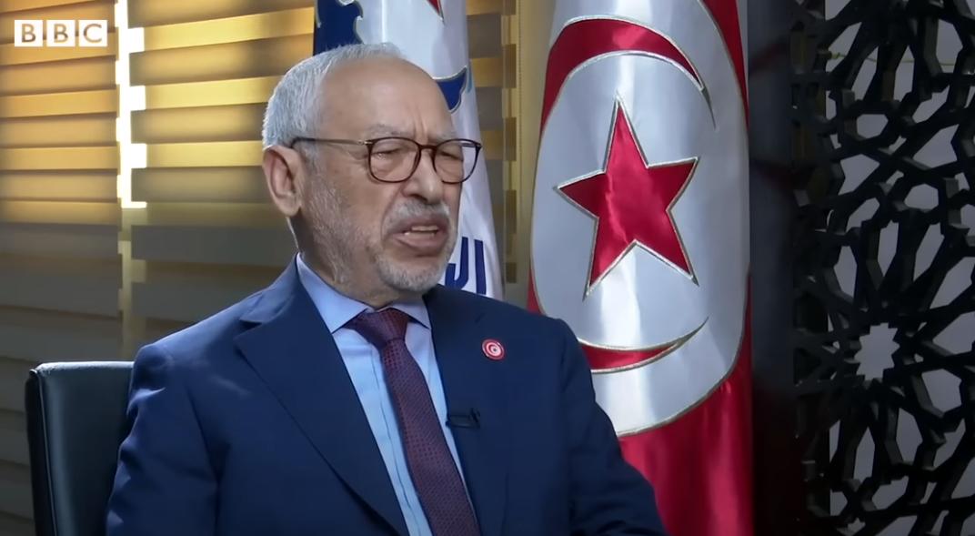 الغنوشي: الصفوف توحّدت لاستعادة الديمقراطية والمؤسستان العسكرية والأمنية مضطرتان للعمل في اطار الدستور حين ينتهج الشعب اتجاها كليّا الغنوشي: الصفوف توحّدت لاستعادة الديمقراطية والمؤسستان العسكرية والأمنية مضطرتان للعمل في اطار الدستور حين ينتهج الشعب اتجاها كليّا
