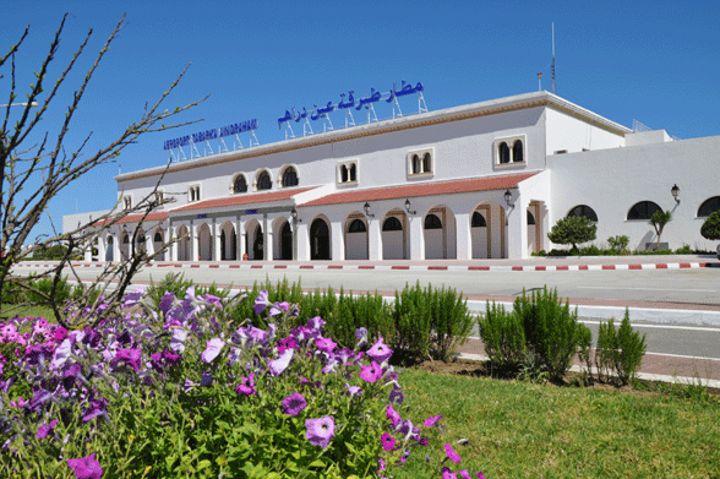شركة الخطوط الجوية الداخلية تتعهد بتنظيم رحلتين في الأسبوع من وإلى مطار طبرقة-عين دراهم الدولي شركة الخطوط الجوية الداخلية تتعهد بتنظيم رحلتين في الأسبوع من وإلى مطار طبرقة-عين دراهم الدولي