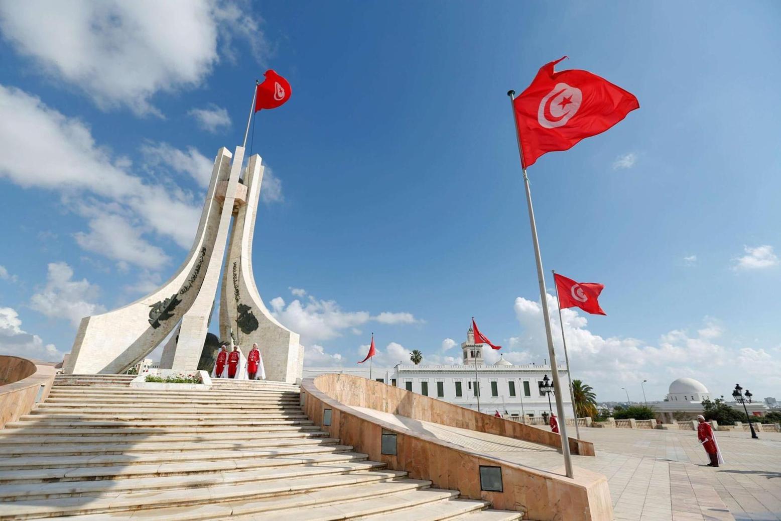 شقيق الرئيس التونسي للغرب: تواصل دعم المعارضة سيفتح أبواب أوروبا أمام حشود الإرهابيين والمهاجرين شقيق الرئيس التونسي للغرب: تواصل دعم المعارضة سيفتح أبواب أوروبا أمام حشود الإرهابيين والمهاجرين