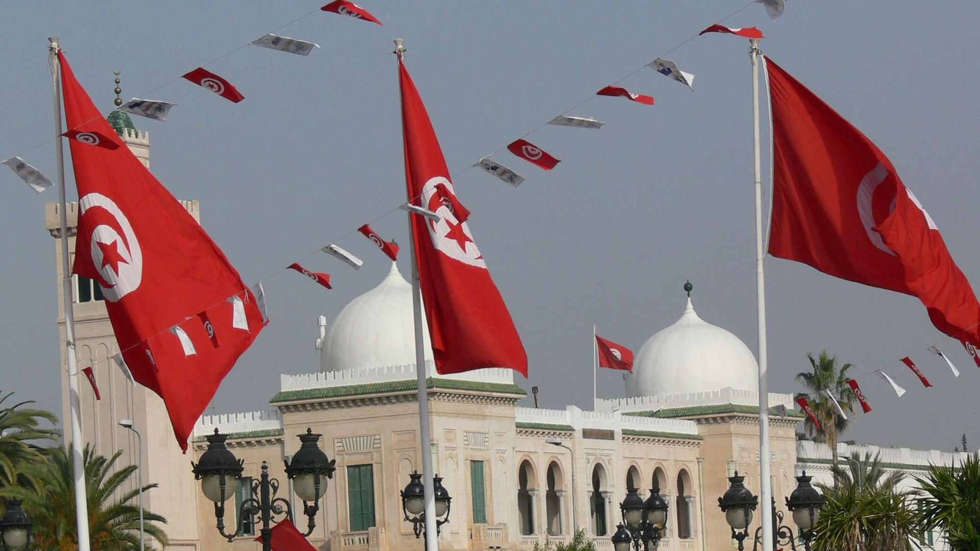 الخارجية التونسية: نسعى لحل أزمة طلابنا في الصين الخارجية التونسية: نسعى لحل أزمة طلابنا في الصين