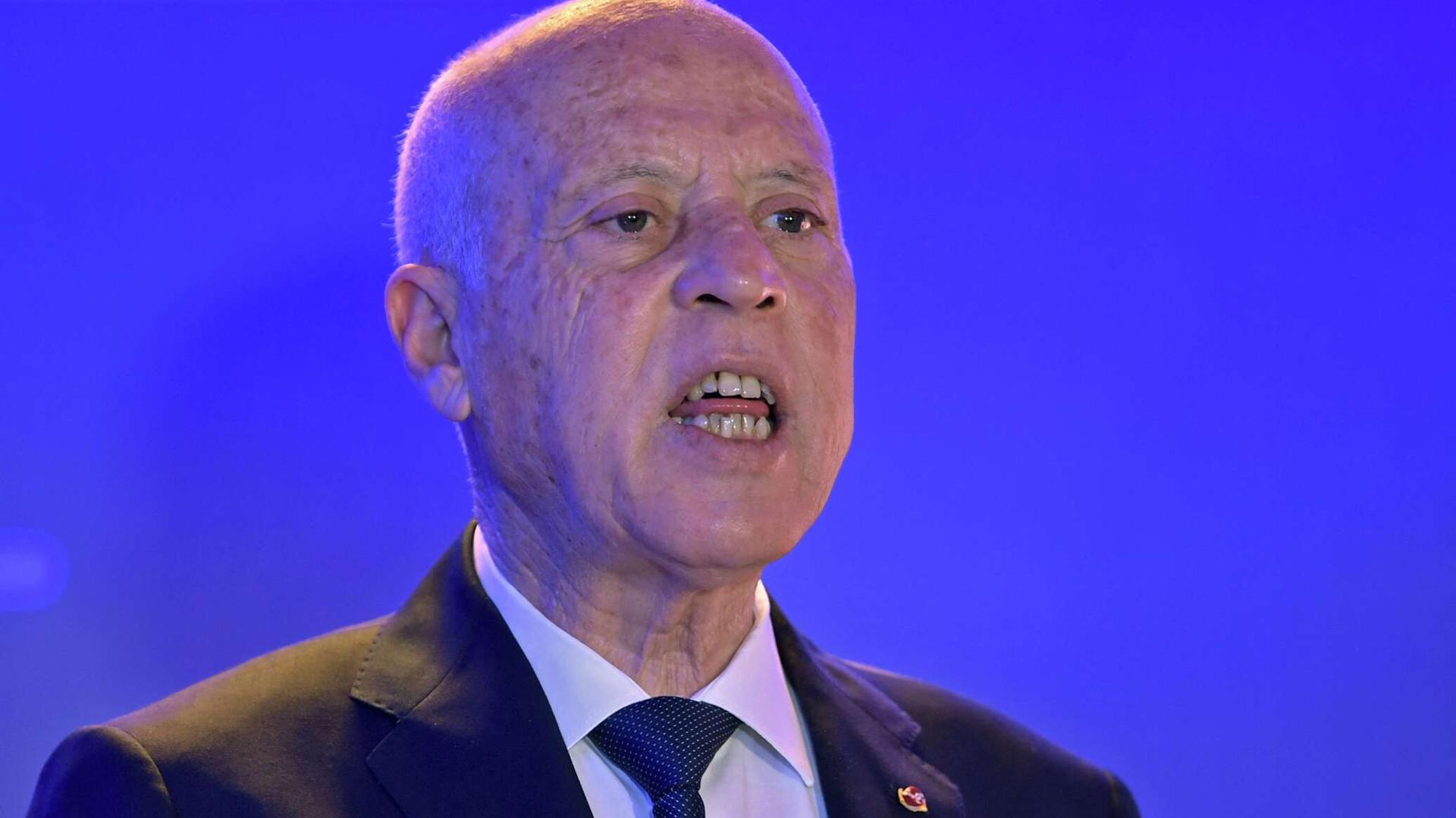 الرئيس التونسي: رفضنا حضور مراقبين للانتخابات فلسنا دولة محتلة.. فيديو الرئيس التونسي: رفضنا حضور مراقبين للانتخابات فلسنا دولة محتلة.. فيديو