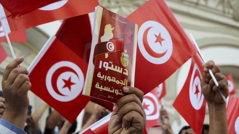 الرئاسة التونسية تكشف مسودة الدستور الجديد الرئاسة التونسية تكشف مسودة الدستور الجديد