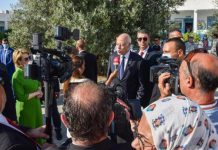 تغريم التلفزيون التونسي الرسمي لخرقه “الصمت الانتخابي” بسبب قيس سعيد تغريم التلفزيون التونسي الرسمي لخرقه "الصمت الانتخابي" بسبب قيس سعيد