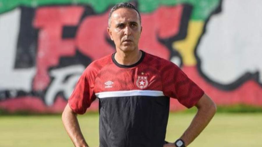 إقبال الرواتبي مدربا جديدا لنجم المتلوي إقبال الرواتبي مدربا جديدا لنجم المتلوي