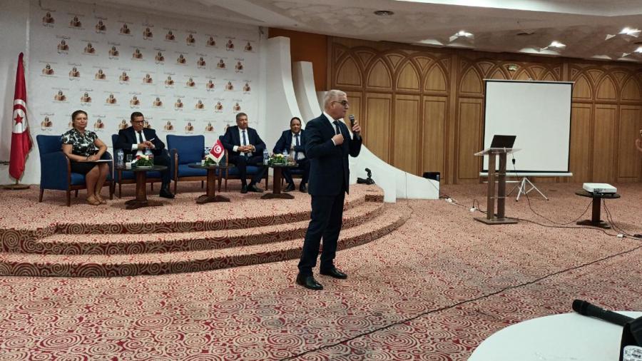 منظومة التعليم العمومي تُحتضر وعلينا إنقاذها منظومة التعليم العمومي تُحتضر وعلينا إنقاذها