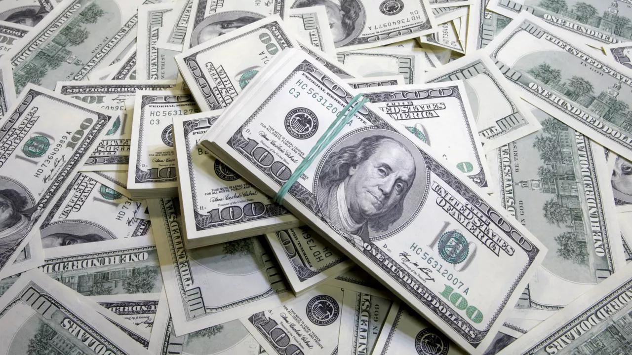 تضخم وعجز تجاري؛ الحكومة التونسية أمام خيارات صعبة تضخم وعجز تجاري؛ الحكومة التونسية أمام خيارات صعبة
