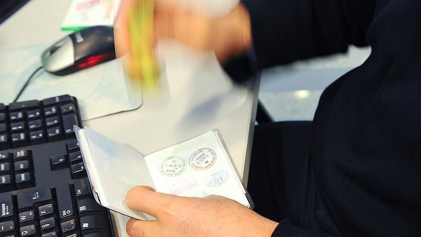 فرنسا تتعهد بالتراجع عن تخفيض عدد التأشيرات للتونسيين فرنسا تتعهد بالتراجع عن تخفيض عدد التأشيرات للتونسيين