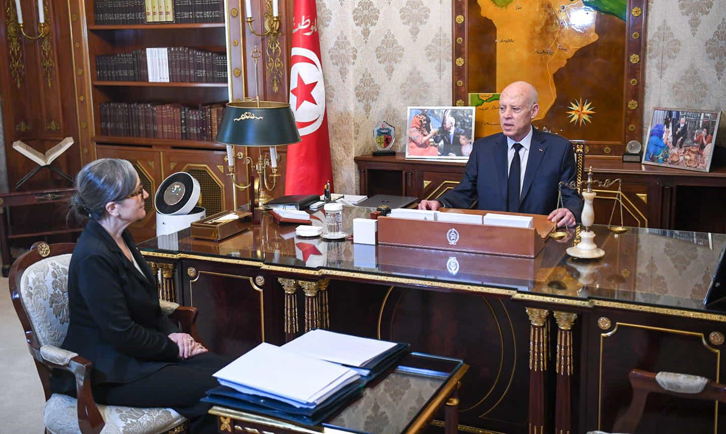 مواجهة المحتكرين والمضاربين محور لقاء رئيس الجمهورية برئيسة الحكومة مواجهة المحتكرين والمضاربين محور لقاء رئيس الجمهورية برئيسة الحكومة