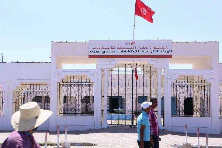 هيئة الانتخابات في تونس تعلن قبول ملفات أكثر من ألف مترشح للانتخابات البرلمانية