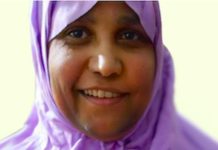 عائلة طبيبة تحتج ضد اعتقالها في السعودية بسبب “تغريدة” عائلة طبيبة تحتج ضد اعتقالها في السعودية بسبب “تغريدة”