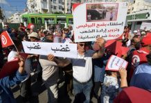 لوفيغارو: الديمقراطية تحتضر في تونس لوفيغارو: الديمقراطية تحتضر في تونس
