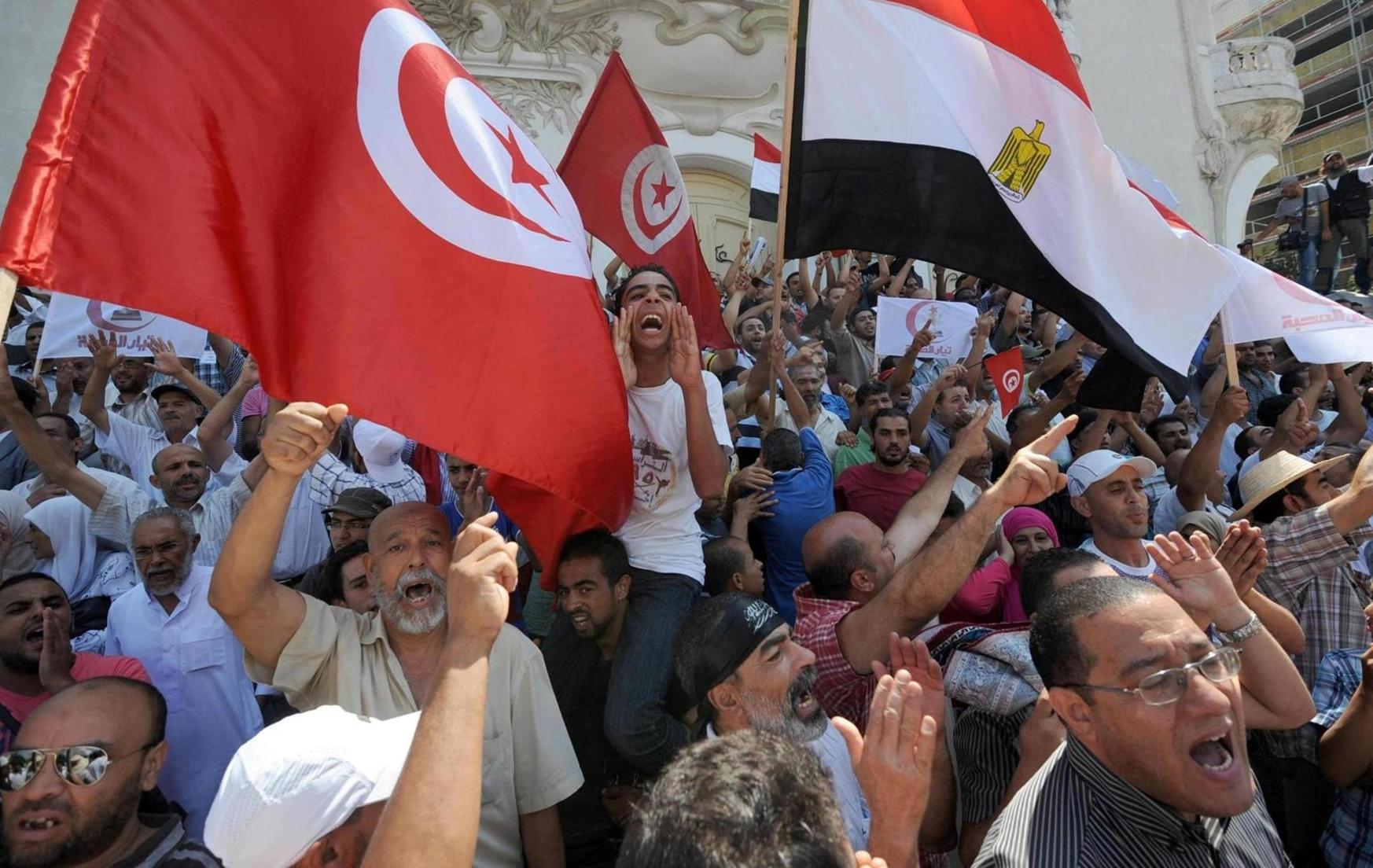 في مصر وتونس؛ الحل من الداخل وليس من الصندوق