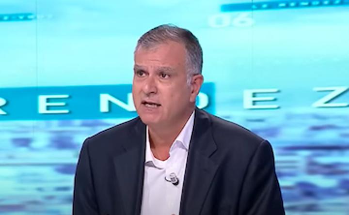 بعد انضمامه للمعارضة؛ أحد معدّي دستور قيس سعيّد يغازل النهضة