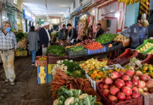 الأسعار الملتهبة تلاحق التونسيين وتوشك على سحق قدرتهم الشرائية الأسعار الملتهبة تلاحق التونسيين وتوشك على سحق قدرتهم الشرائية