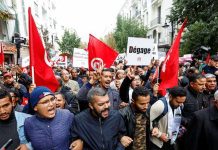 «الشعب لا يريد تأييد النظام!» «الشعب لا يريد تأييد النظام!»