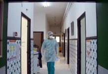 الأطباء الشبان في تونس يحتجون على صعوبات العمل الأطباء الشبان في تونس يحتجون على صعوبات العمل