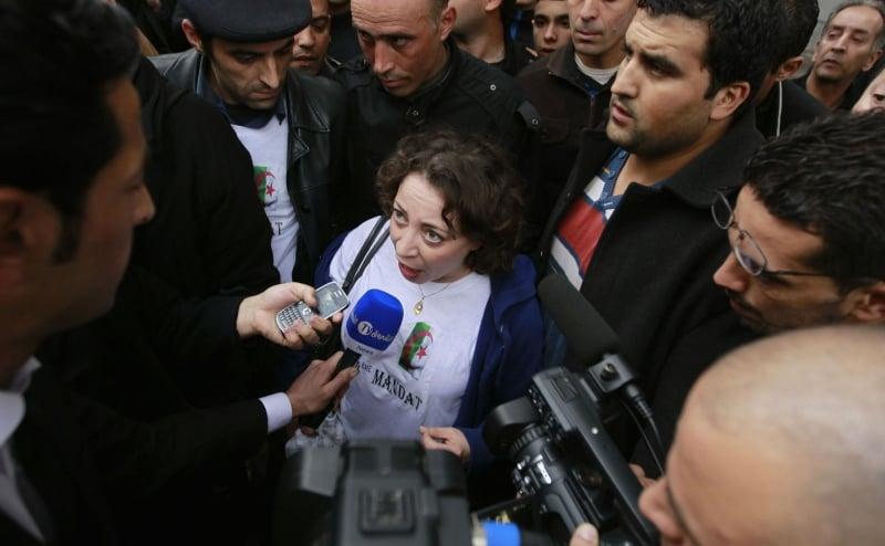 لوموند: سعيد رخّص لسفرها من تونس بطلب فرنسي.. أي تداعيات لقضية أميرة بوراوي على العلاقة بين باريس والجزائر؟ لوموند: سعيد رخّص لسفرها من تونس بطلب فرنسي.. أي تداعيات لقضية أميرة بوراوي على العلاقة بين باريس والجزائر؟