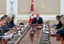 الرئيس التونسي: تم النظر بحل المجالس البلدية الرئيس التونسي: تم النظر بحل المجالس البلدية