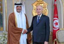 أمير قطر يبحث مع الرئيس التونسي تطوير العلاقات أمير قطر يبحث مع الرئيس التونسي تطوير العلاقات