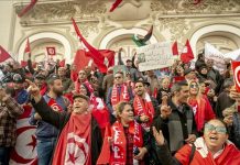 “حراك تونس الإرادة” يعلن إغلاق السلطات لمقره بالعاصمة "حراك تونس الإرادة" يعلن إغلاق السلطات لمقره بالعاصمة