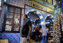 وزير سياحة سابق: حجوزات فنادق جربة التونسية تبلغ طاقتها القصوى استعدادا لموسم الزيارة إلى كنيس الغريبة وزير سياحة سابق: حجوزات فنادق جربة التونسية تبلغ طاقتها القصوى استعدادا لموسم الزيارة إلى كنيس الغريبة