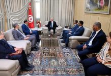 قيس سعيّد: “شبكات إجرامية” مسؤولة عن عمليات هجرة لصفاقس قيس سعيّد: "شبكات إجرامية" مسؤولة عن عمليات هجرة لصفاقس