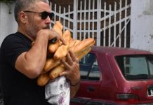 انفراج في أزمة الخبز بتونس.. الأفران المضربة تستأنف عملها انفراج في أزمة الخبز بتونس.. الأفران المضربة تستأنف عملها