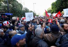 توقعات بتمديد اعتقال السياسيين الموقوفين في تونس توقعات بتمديد اعتقال السياسيين الموقوفين في تونس