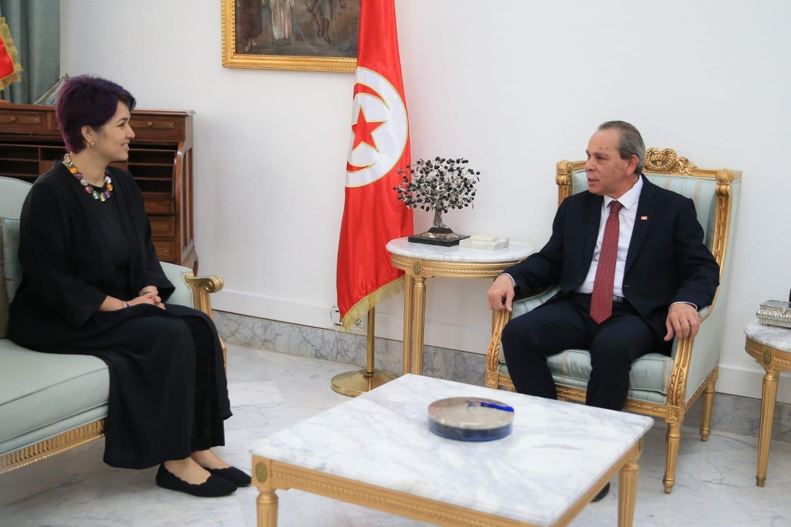 رئيسة بعثة البنك الأوروبي لإعادة الإعمار والتنمية تؤكد سعي مؤسستها مواصلة دعم تونس ومرافقتها ماليا ولوجستيا رئيسة بعثة البنك الأوروبي لإعادة الإعمار والتنمية تؤكد سعي مؤسستها مواصلة دعم تونس ومرافقتها ماليا ولوجستيا