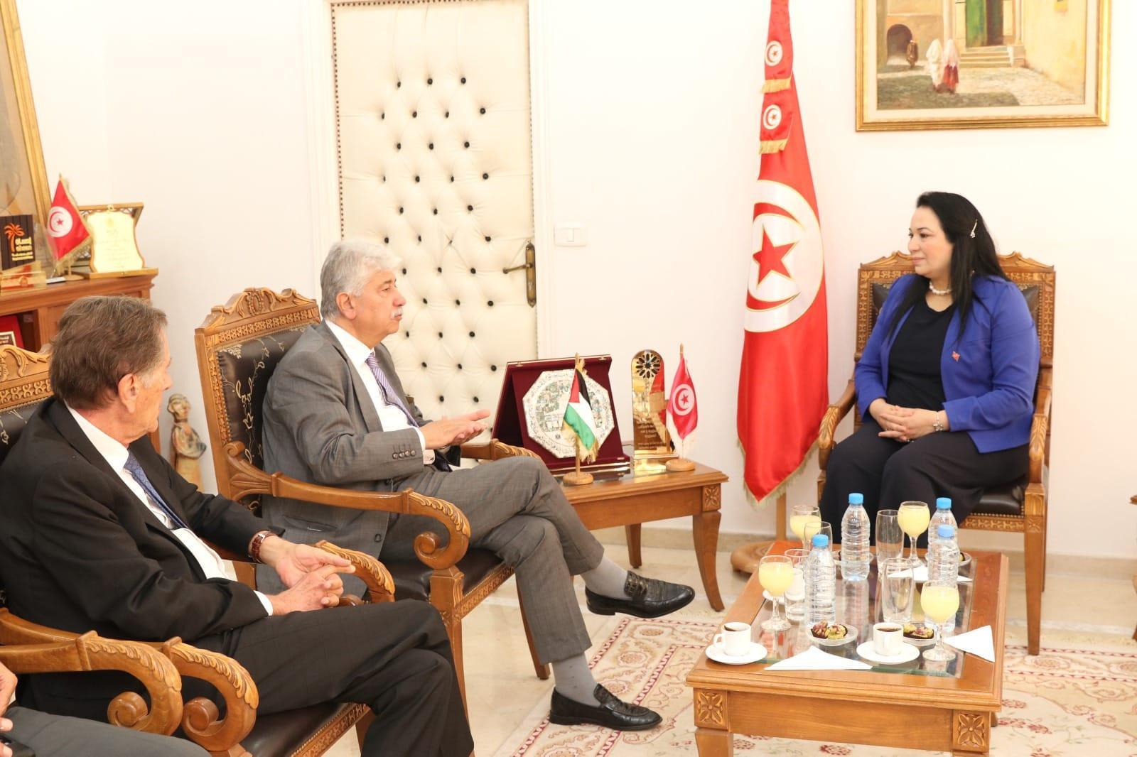 الاتّفاق، في لقاء وزيرة الأسرة بوزير التنمية الاجتماعيّة الفلسطيني، على تنظيم أوّل ملتقى تونسيّ فلسطينيّ حول التمكين الاقتصادي للأسرة الاتّفاق، في لقاء وزيرة الأسرة بوزير التنمية الاجتماعيّة الفلسطيني، على تنظيم أوّل ملتقى تونسيّ فلسطينيّ حول التمكين الاقتصادي للأسرة