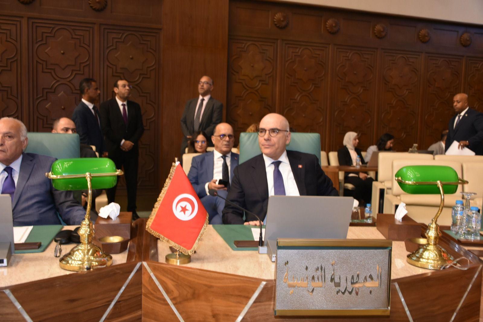 وزير الخارجية يدعو المجتمع الدولي إلى تحمل مسؤولياته للضغط على سلطات الاحتلال الاسرائيلي لوقف التصعيد العسكري الخطير وزير الخارجية يدعو المجتمع الدولي إلى تحمل مسؤولياته للضغط على سلطات الاحتلال الاسرائيلي لوقف التصعيد العسكري الخطير