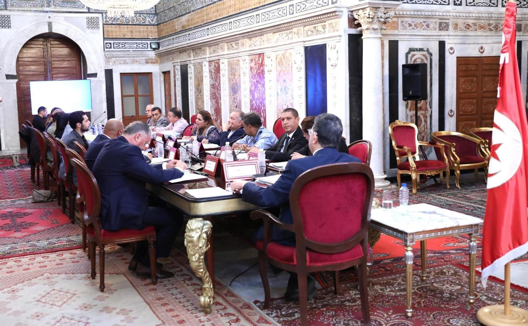 انطلاق الجلسات العامة المخصصة للنظر في مشروعي ميزانية الدولة والميزان الاقتصادي لسنة 2024 الجمعة المقبل انطلاق الجلسات العامة المخصصة للنظر في مشروعي ميزانية الدولة والميزان الاقتصادي لسنة 2024 الجمعة المقبل