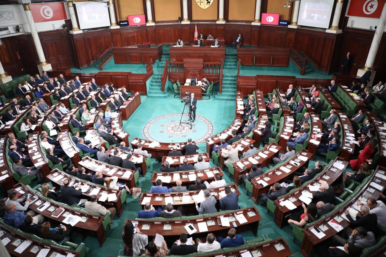 نواب الشعب يعتبرون أن مشروع قانون المالية 2024 يرتكز على الاقتراض عوضا عن التعويل على الذات نواب الشعب يعتبرون أن مشروع قانون المالية 2024 يرتكز على الاقتراض عوضا عن التعويل على الذات