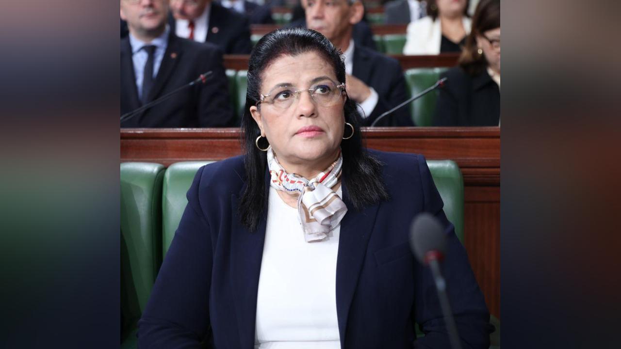 وزيرة المالية: اللجوء إلى الاقتراض الداخلي والخارجي سيظل حلا قائما على المدى القصير للإيفاء بالتزامات الدولة وزيرة المالية: اللجوء إلى الاقتراض الداخلي والخارجي سيظل حلا قائما على المدى القصير للإيفاء بالتزامات الدولة