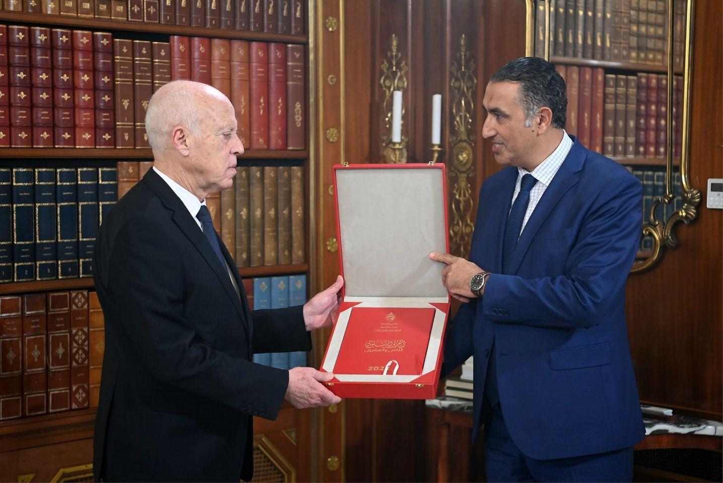 رئيس الجمهورية يستقبل رئيس الهيئة العليا للرقابة الإدارية والمالية رئيس الجمهورية يستقبل رئيس الهيئة العليا للرقابة الإدارية والمالية