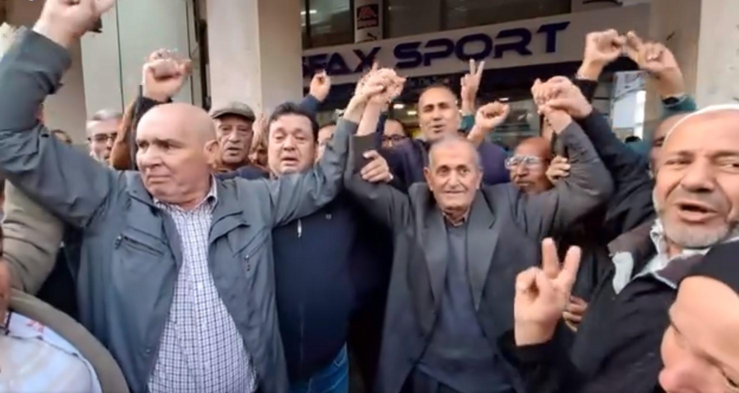 صفاقس: تحركّات احتجاجيّة نقابيّة على خلفية الإحتفاظ بالكاتب العام للإتحاد الجهوي للشغل وعدد من النقابيين صفاقس: تحركّات احتجاجيّة نقابيّة على خلفية الإحتفاظ بالكاتب العام للإتحاد الجهوي للشغل وعدد من النقابيين