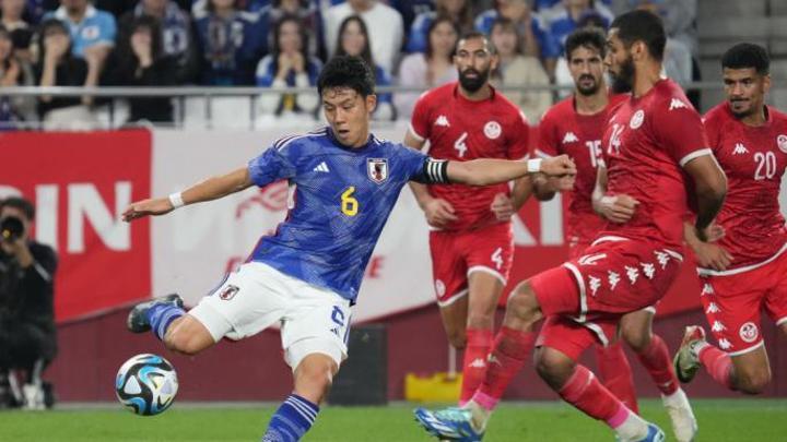 المدير الرياضي لمنتخب تونس يكشف حقيقة استبعاد 4 لاعبين بسبب سهرة