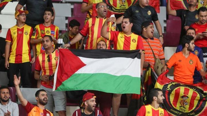 جماهير الترجي تدعم فلسطين برسالة: خذلتم الأطفال ستلعنكم الأجيال