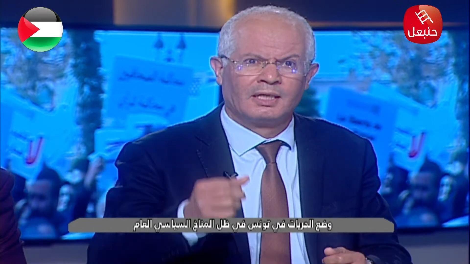 عماد الحمامي: عبير موسي بدات بالكوسيلة في البرلمان وبعد مشات لقصر قرطاج لكن 25 جويلية اتي لوضع حد لهذه المهازل عماد الحمامي: عبير موسي بدات بالكوسيلة في البرلمان وبعد مشات لقصر قرطاج لكن 25 جويلية اتي لوضع حد لهذه المهازل