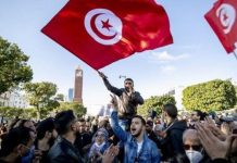 ثورة 17 ديسمبر.. هل أجابت سؤال “حرية وكرامة” الشعب التونسي؟ ثورة 17 ديسمبر.. هل أجابت سؤال "حرية وكرامة" الشعب التونسي؟