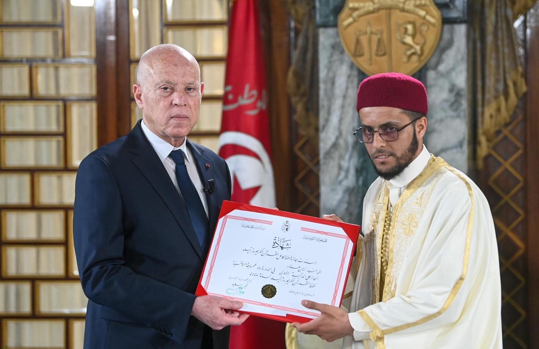 رئيس الدولة يكرم الفائزين في المسابقة الوطنيّة لحفظ القرآن الكريم وترتيله