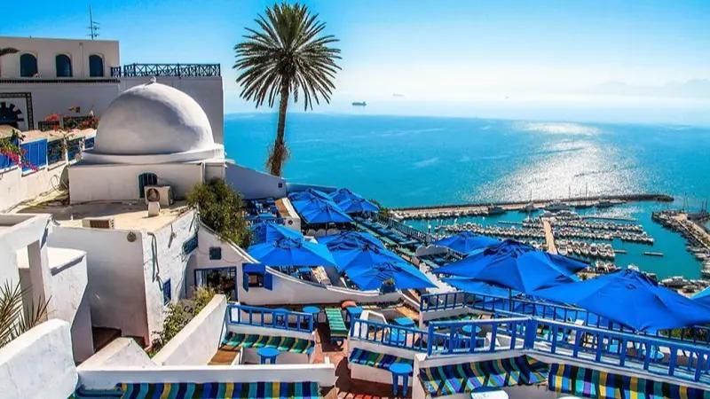 خلال سنة 2023.. تونس تحقق عائدات سياحية بحوالي 7 مليار دينار